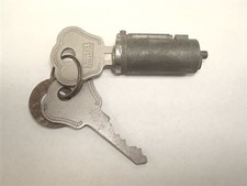 Nos Trunk Lock Cylinder With Briggs Stratton Keys 1939 Mercury Nos Trunk Lock Cylinder With Briggs Stratton Keys 1939 Mercury