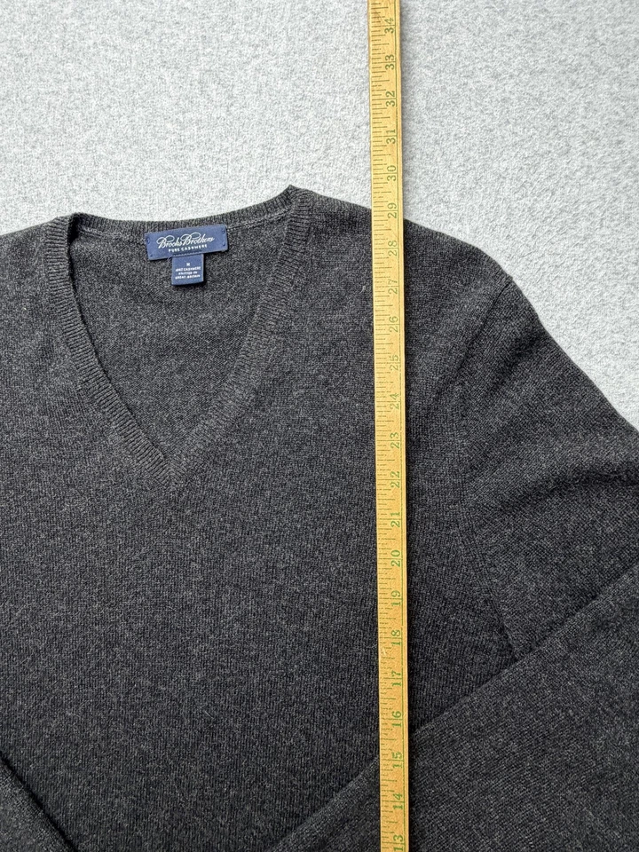 Свитер мужской Brooks Brothers средний серый чистый 100% кашемир V-образный вырез сделано в Великобритании - Изображение 4 из 4