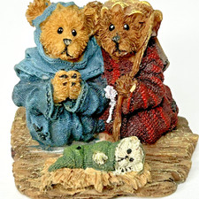 Boyds Bears Christmas Mary Joseph Child Candlelight Vigil Caspar Accessories