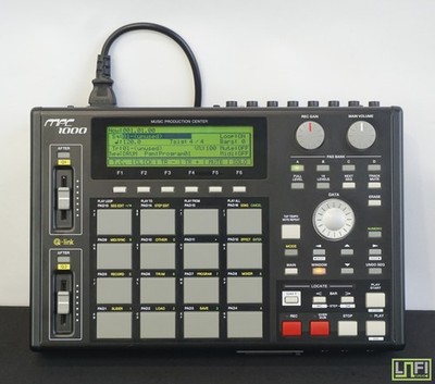 Akai Professional MPC 1000 Portable Music Production Centre Sampler Sequencer 