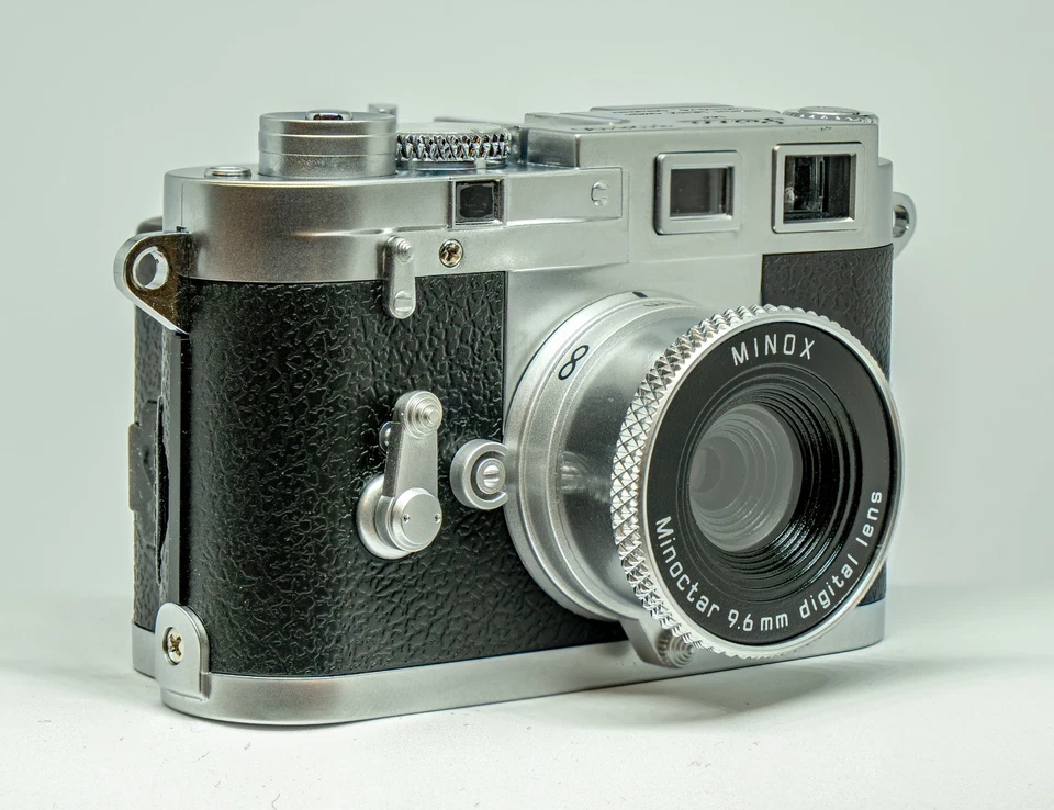 Minox M3 Leica 3MP Digital Camera - Parts or Repair - Image 3 of 4