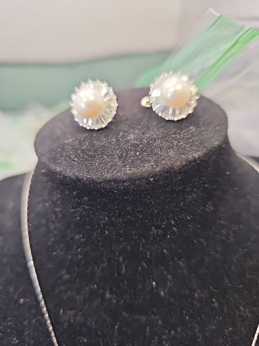 Necklace &earrings Set. 925 Silver Halo Faux Pearl & Cubic Zirconia S Baguettes - Picture 2 of 5