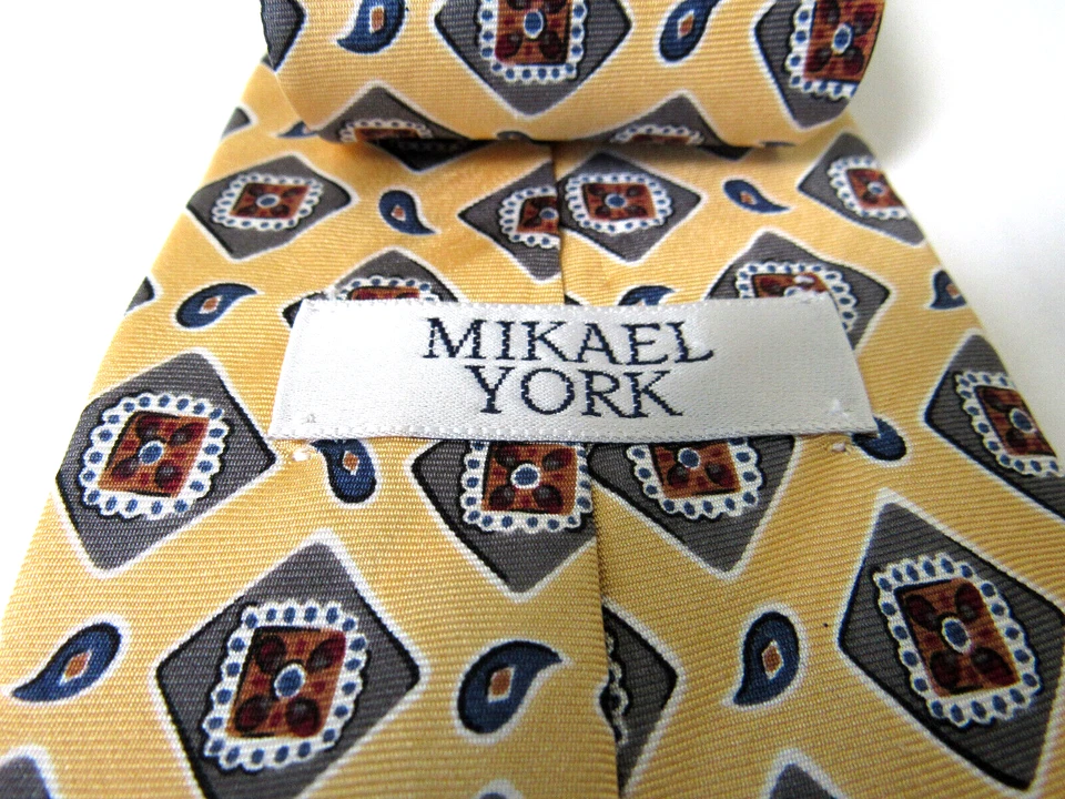 Corbata de seda geométrica dorada Mikael York Foto 3 de 3