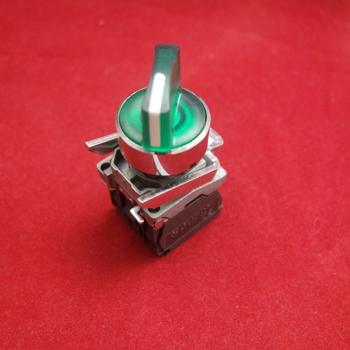 22mm ILlUMINATED Selector switch 3 Position Fits Green XB4BK133B5 24V Maintained - Picture 4 of 12