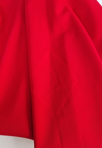 BRAND NEW Beautiful bright red colour crepe fabric width 135 cm. - Picture 3 of 5