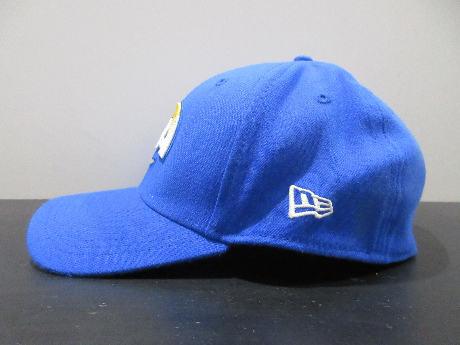 Los Angeles Rams Hat Cap Fitted Adult Large Blue Yellow NFL Football