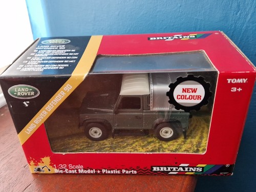 Britains 42732 Land Rover Defender 90 with Canopy Green 1:32 scale Land Rovers - Picture 7 of 13
