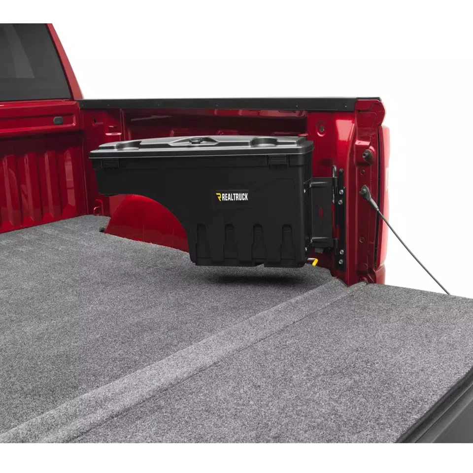 UnderCover Swing Case Passenger's Side Truck Bed Toolbox for 07-21 Toyota Tundra Foto 3 de 4