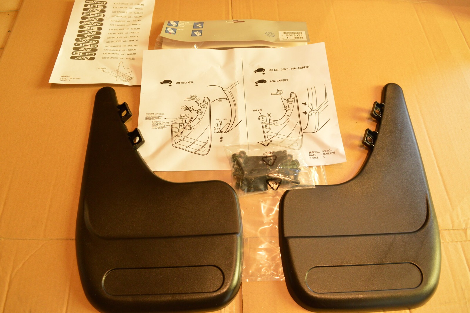 Bavettes 205 contre les impacts de gravillons et la boue kit complet non GTI