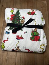 Pottery Barn Teen Dr. Seuss's The Grinch   Max   Fitted Full Sheet Flannel