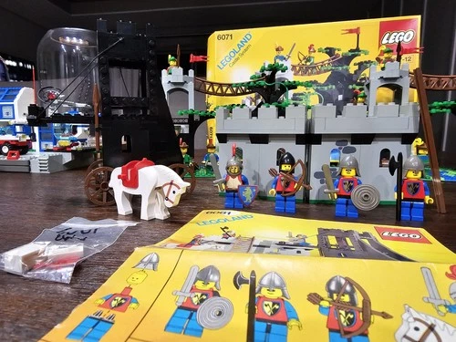 LEGO Castle: Vintage Siege Tower (6061) 100% Complete EXTRAS MANUAL Lion Knights