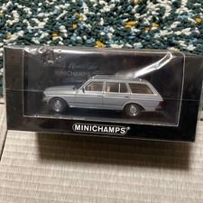 Mercedes-Benz 200T Minichamps 1/43