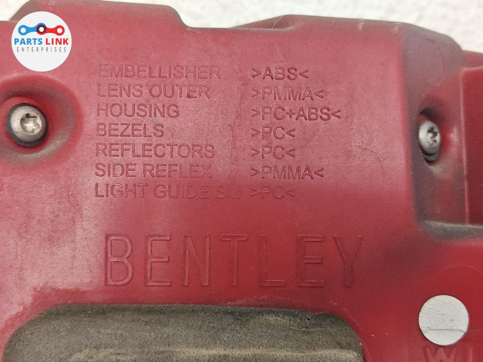 2016-20 BENTLEY BENTAYGA REAR LEFT TAILLIGHT QUARTER TAIL LIGHT BLACK TRIM 636