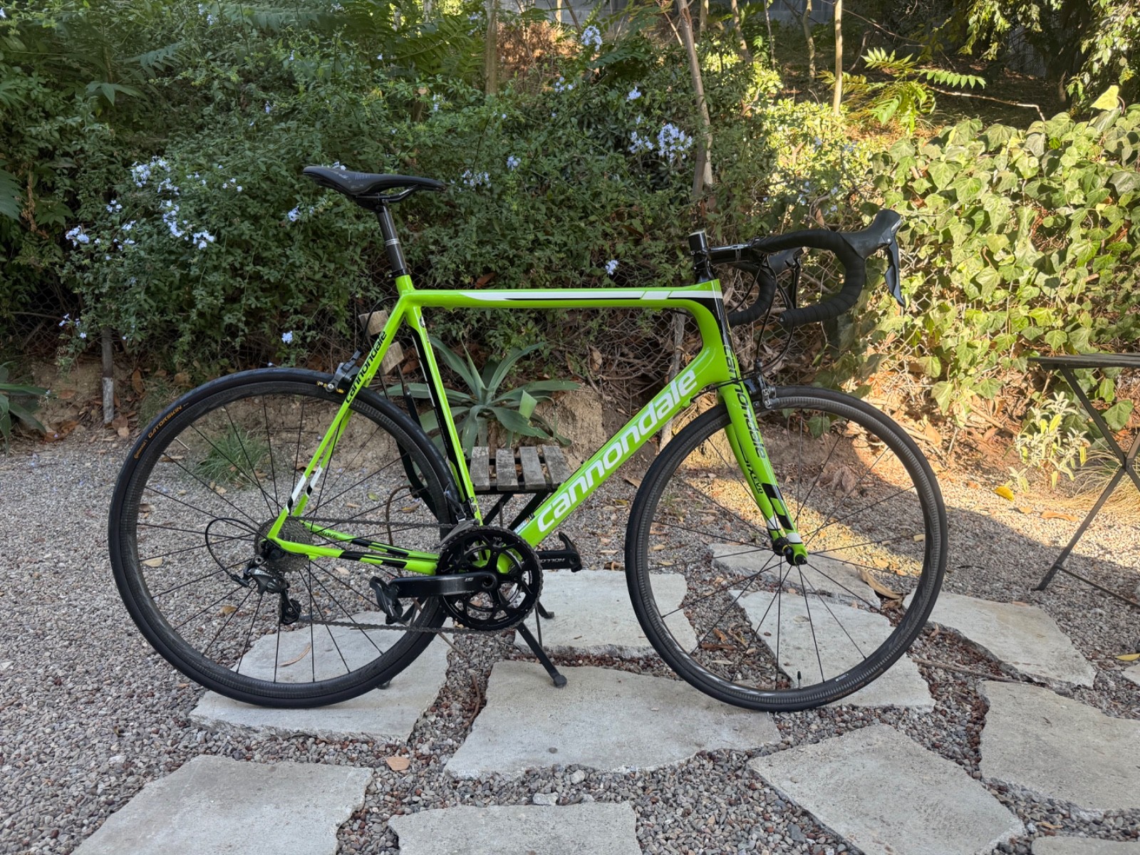 Cannondale SuperSix EVO Carbon • Ultegra • Carbon Wheels • 60cm • 16.4 lbs