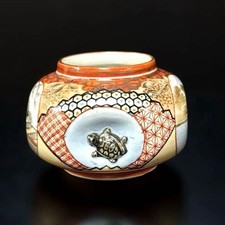 Y0225 Meiji period Kutani Ware miniature redcolored brocade window illustration