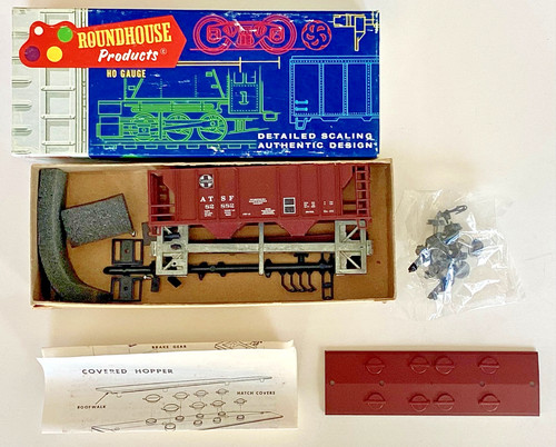 ROUNDHOUSE 1/87 HO SANTA FE 2 BAY COVERED HOPPER CAR KIT RD. # 82882 NIB # 1464 | Zustand: New