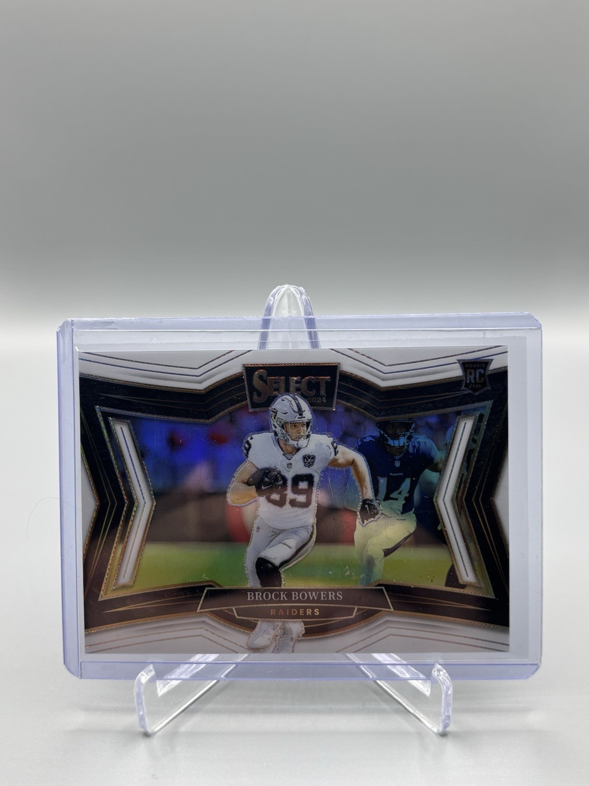 2024 Panini Select - Field Level Brock Bowers #471 White Prizm /35 (RC)