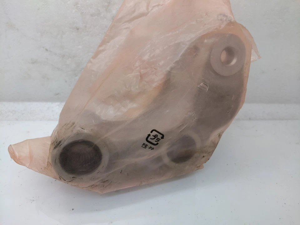 Honda XR250r  XR250L Arm Sub Assy Cushion 52469-KCZ-J70 Genuine.Nos.NEW - Image 2 of 3