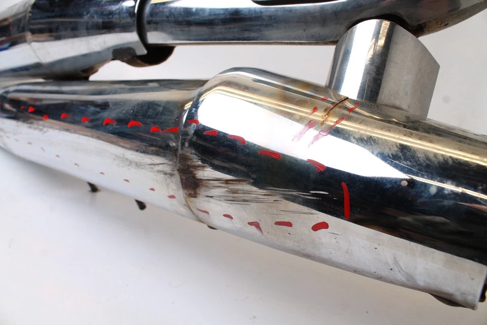 Silenciador 1997 - 2004 Suzuki VZ800 Marauder fabricante de equipamento original 14305-48e51-h01 - arranhões rachaduras - Imagem 4 de 4