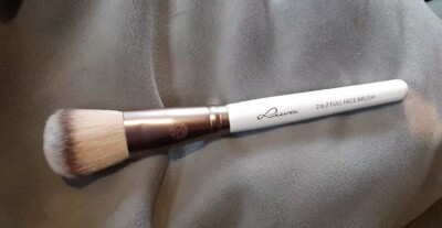 Luvia ''Full Face Brush Elegance'' Nr. 216 Kosmetikpinsel Puderpinsel Brush  Neu! 