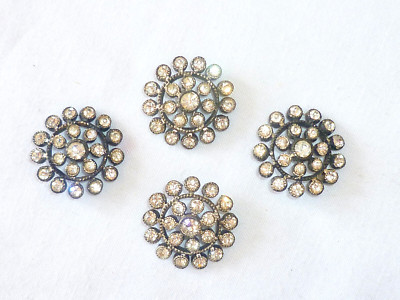 4 ALTE KNÖPFE METALLGUSS UND STRASS 22 MM