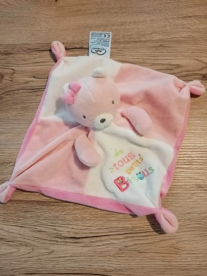 MOTS D'ENFANTS DOUDOU CHAT PLAT ROSE BLANC DES TOUS PETITS BISOUS ETAT NEUF - Photo 1/1