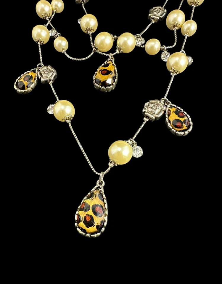 BETSEY JOHNSON Necklace Pearl Rhinestone Three Strand Gold Tone Chain Adjustable - Image 4 of 4
