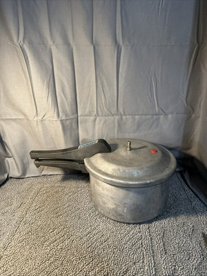 #ad Vintage Mirro Matic 4qt Aluminum Pressure Cooker M 0534 $25.00