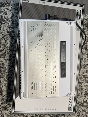 ASUS ROG Zephyrus G14 GA402XV – AMD Ryzen 9 - RTX 4060 Single Dead Pixel - Afbeelding 6 van 6