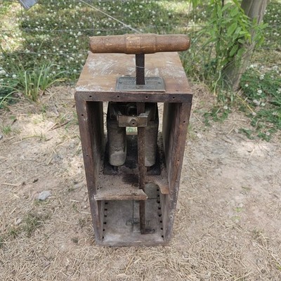 ANTIQUE LION NO.5 BLASTING MINING MACHINE CHICAGO MADE IN USA 