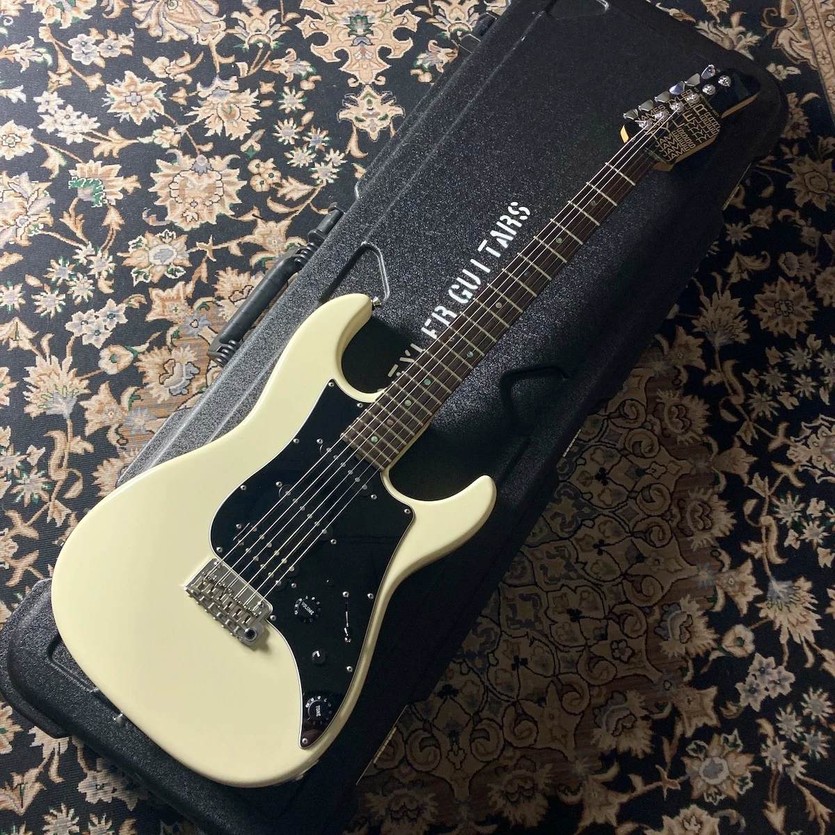 【希少・週末限定価格！】James Tyler USA エレキベース ギター 25+ James Tyler Guitars & Basses for sale | Updated Oct 2026