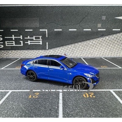 Masdi 1:64 Blue Cadillac CT5 Sedan Sport Diecast Metal Car Model Brand New