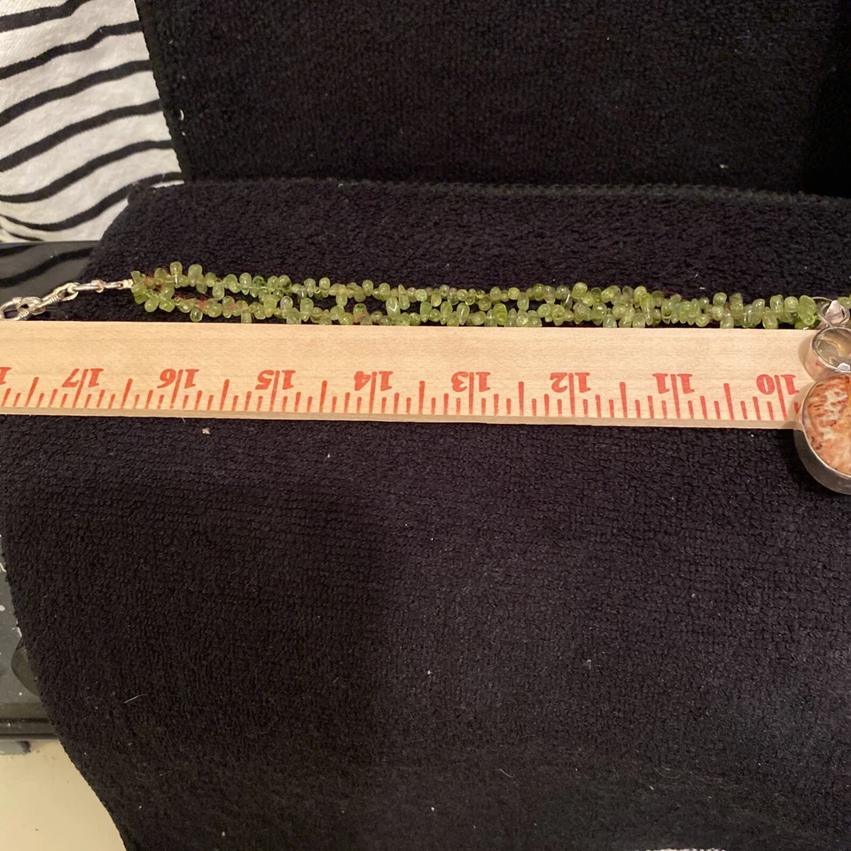 "Collar de cuarzo con astillas verdes con colgante de piedra y cristal verde en conjunto de 18""" Foto 3 de 4