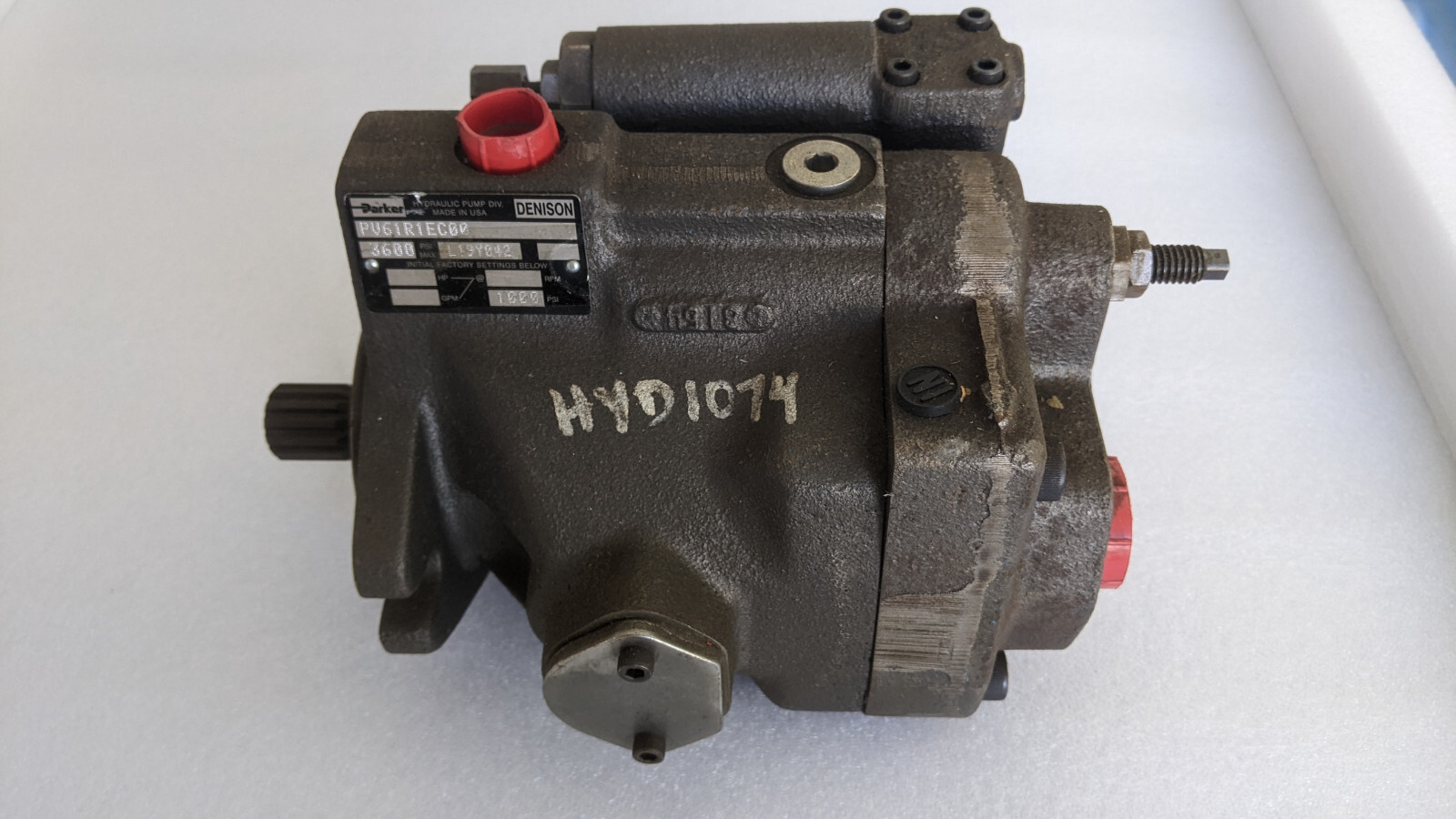 Parker Denison PV61R1EC00 Hydraulic Piston Pump 3600 PSI Max