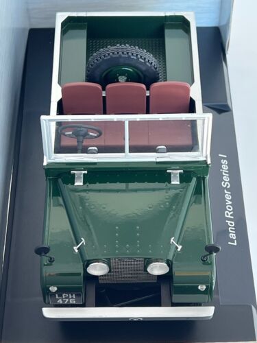NEW***1957 Land Rover Serie 1 Dark Green 1:18 Model Car Group - Picture 5 of 5