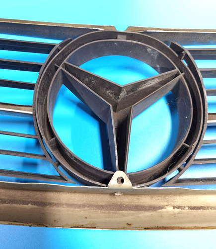 72-89 MERCEDES SL560 CONVERTIBLE FRONT UPPER RADIATOR GRILLE GRILL CHROME OEM - Picture 7 of 10