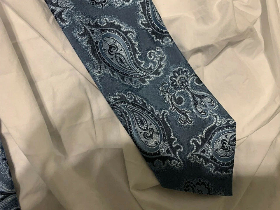  Corbata BRIONI hecha en Italia tejido cuello seda  Foto 3 de 4