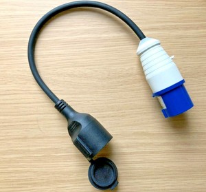 Schuko UE Continental Caravane Camping Secteur-Hook-up Adaptateur CEE 7//7 2Pin to16Amp