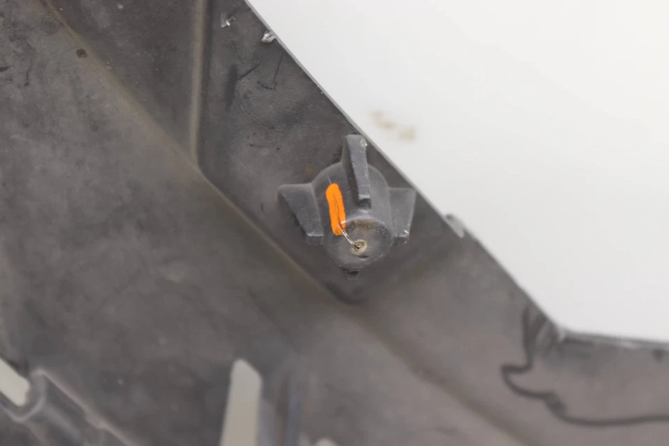 AUDI A3 SPORTBACK E-TRON 2016 - Parachoques delantero panel inferior/cubierta 8V3807233A Foto 3 de 4