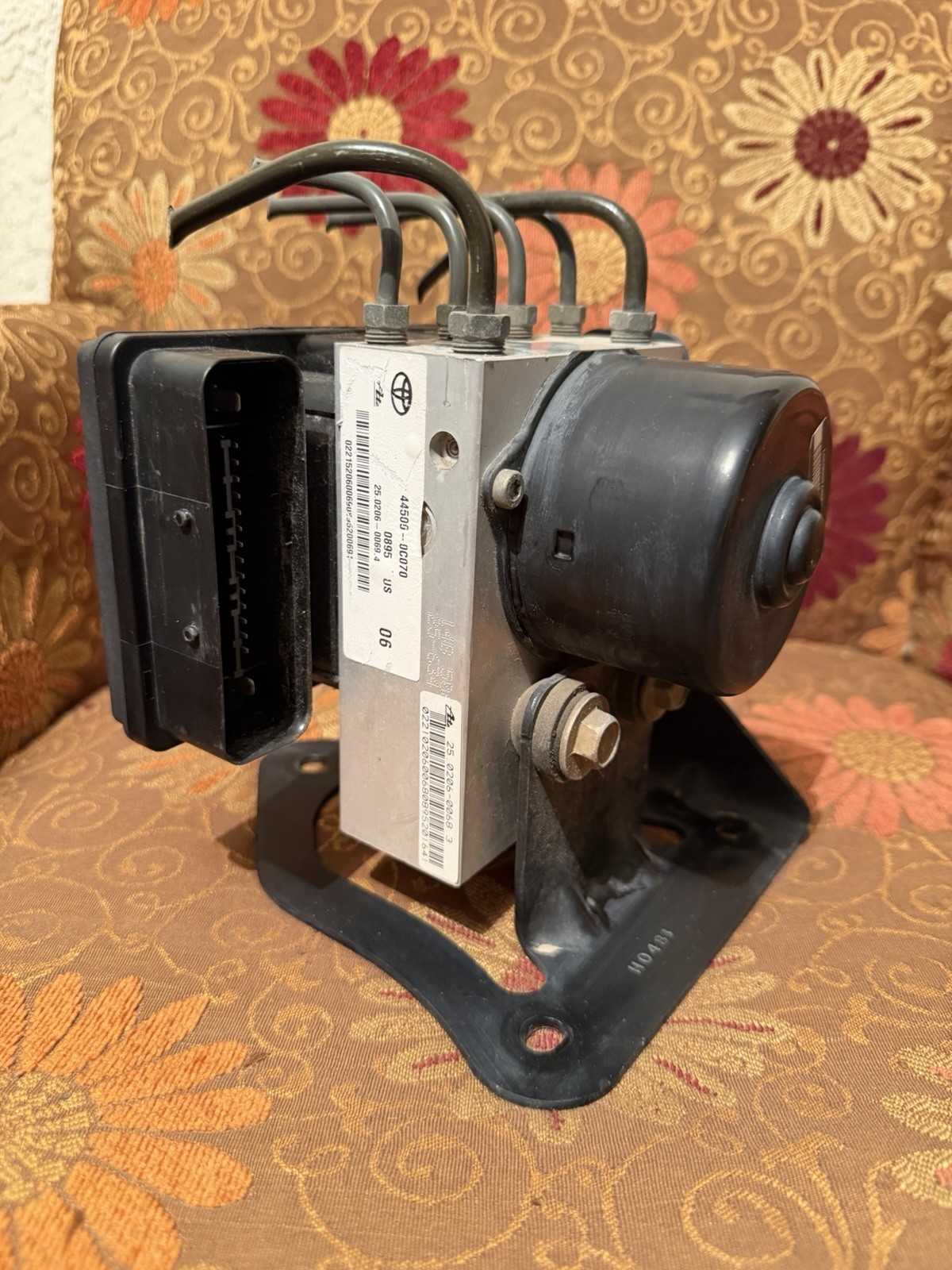 2005-2007 Toyota Sequoia ABS Anti-lock Brake Module Pump Assembly OEM