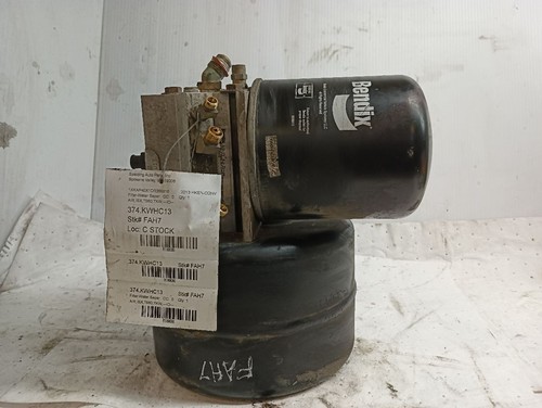 K049199 Bendix Air Dryer/Water Separator With Tank  (11898360