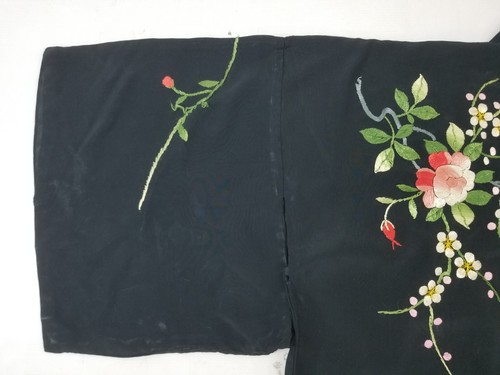 Antique Japanese Silk Hand Embroidered Floral Kimono - Picture 4 of 15