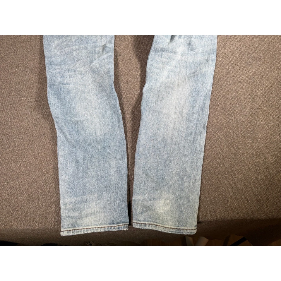 True Religion Geno Relaxed Slim Flap Pocket Light Wash Jeans Mens Size 30x34 - Image 3 of 4