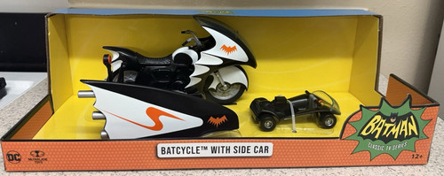 McFarlane DC Retro Batman '66 Classic TV Series Batcycle with Side Car NEW - Picture 1 of 3