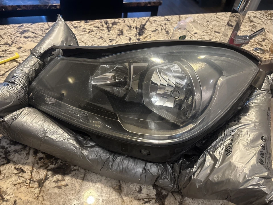 Fits 2012-2014 Mercedes-Benz W204 C350 COUPE Projector Headlights LED Switchback - Image 2 of 4