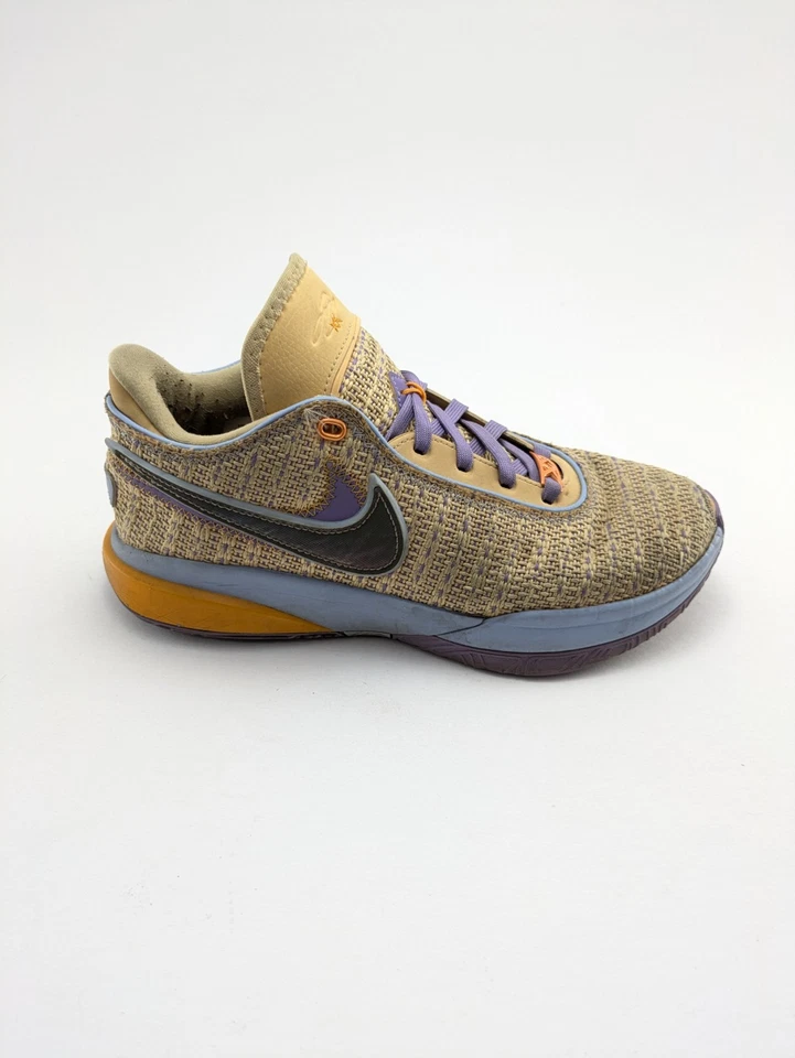 Jóvenes Nike Lebron 20 GS Verano Vibraciones Naranja Púrpura Zapatos DQ8651-200 Talla 7Y Foto 3 de 4