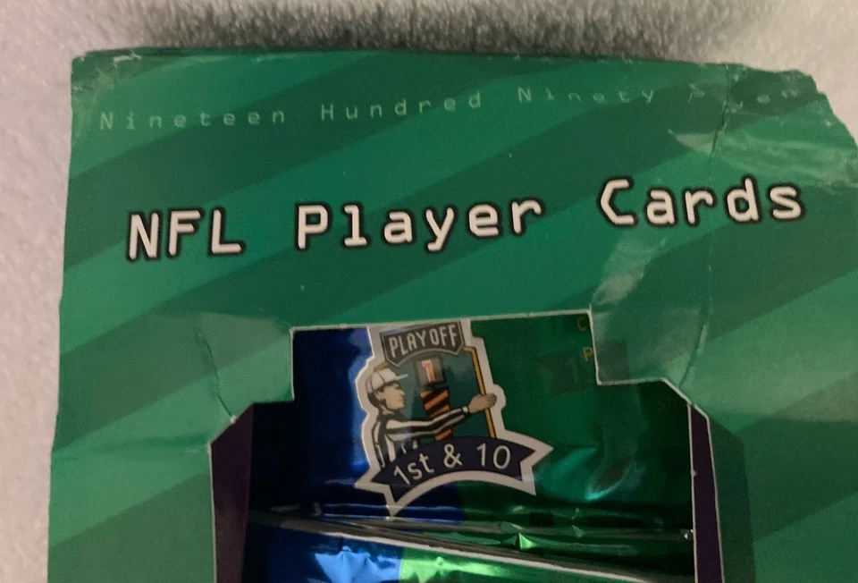 27 Sealed Packs, 1997 Playoff 1st & 10 Football, 243 Cards + 27 Chip Shots Total - Image 4 of 4