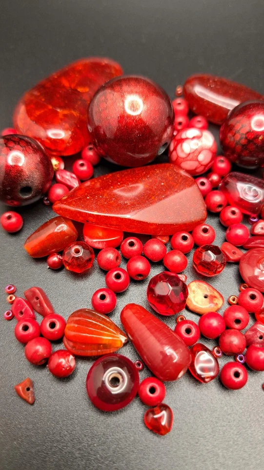 Variedade de contas vermelhas qualidade vidro, abajur, lucite, pedra - Imagem 2 de 3
