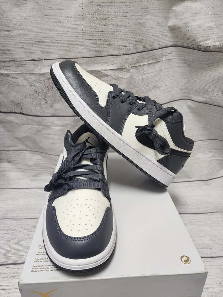 Talla 10.5 - Air Jordan 1 Low Gris Oscuro W Foto 3 de 4