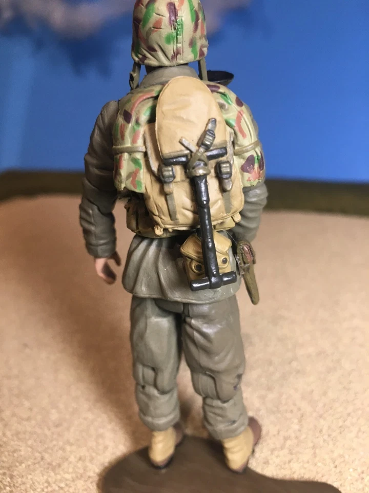 1/18 U.S. Marine with M9 Bakzooka WW II Figure 21st Century Toys - Image 2 of 4